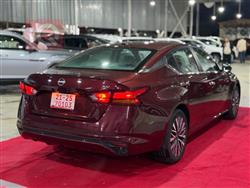 نيسان ألتيما